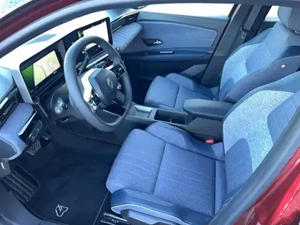 Photo 12 Renault 4 Renault  E-Tech Electrique 150 ch autonomie confort