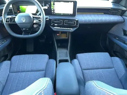 Photo 11 Renault 4 Renault  E-Tech Electrique 150 ch autonomie confort