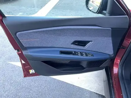 Photo 10 Renault 4 Renault  E-Tech Electrique 150 ch autonomie confort