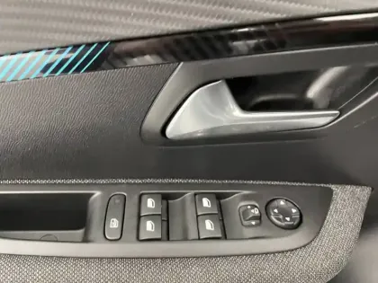 Photo 31 Peugeot 208  Electrique 50 kWh 136ch