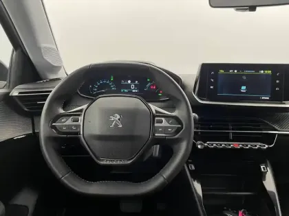 Photo 21 Peugeot 208  Electrique 50 kWh 136ch