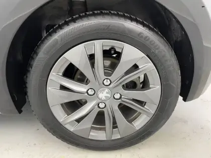 Photo 15 Peugeot 208  Electrique 50 kWh 136ch