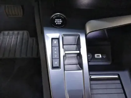 Photo 14 Peugeot 308  SW PureTech 130ch S&S EAT8