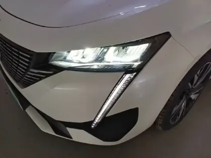 Photo 16 Peugeot 308  SW PureTech 130ch S&S EAT8