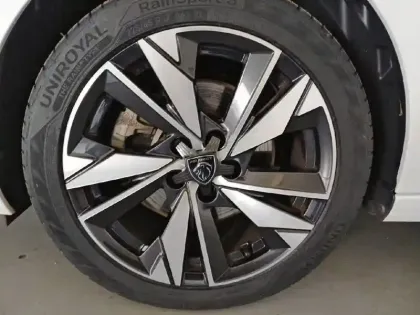 Photo 13 Peugeot 308  SW PureTech 130ch S&S EAT8