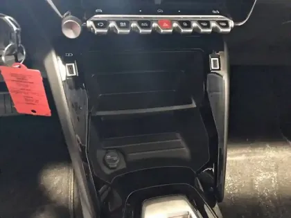 Photo 17 Peugeot 208  Hybrid 110 e-DCS6