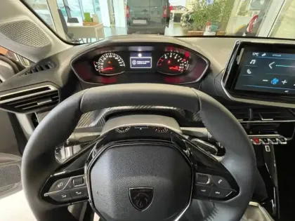 Photo 79 Peugeot 208  100 S&S BVM6