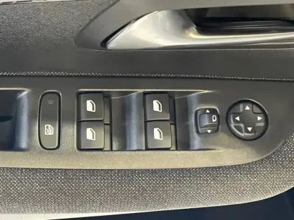 Photo 57 Peugeot 208  100 S&S BVM6