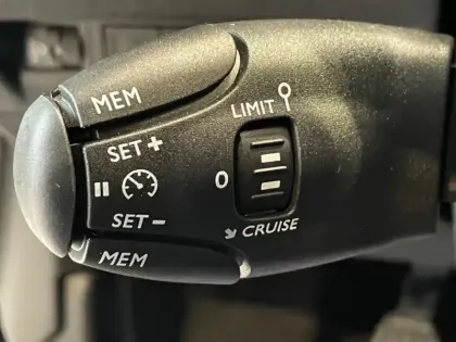 Photo 36 Peugeot 208  100 S&S BVM6