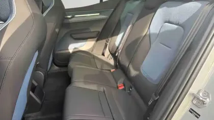 Photo 12 Volvo Ex30  Single Extended Range 272 ch 1EDT