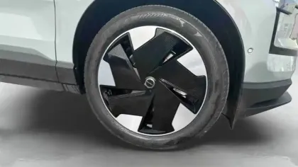 Photo 8 Volvo Ex30  Single Extended Range 272 ch 1EDT