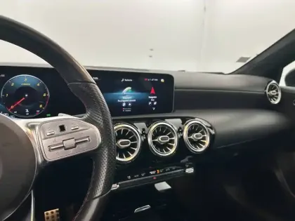 Photo 45 Mercedes Classe A  180 d 7G-DCT