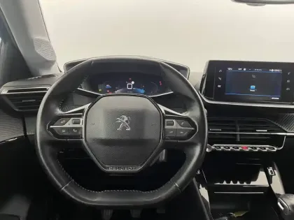 Photo 21 Peugeot 208  PureTech 100 S&S BVM6