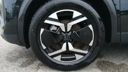 Photo 8 Peugeot 2008  Hybrid 136 e-DCS6