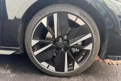 Photo 13 Peugeot 308  Hybrid 145 e-DCS6