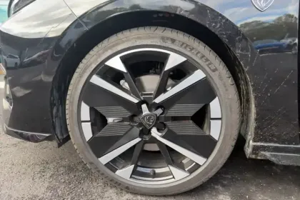 Photo 12 Peugeot 308  Hybrid 145 e-DCS6