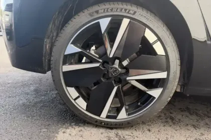 Photo 14 Peugeot 308  Hybrid 145 e-DCS6