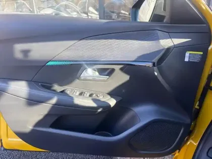 Photo 23 Peugeot 208  PureTech 100 S&S BVM6 Active Pack