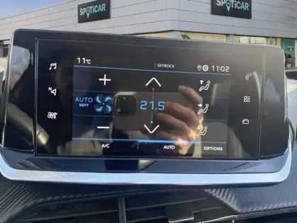 Photo 10 Peugeot 208  PureTech 100 S&S BVM6 Active Pack