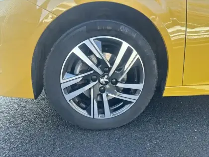 Photo 14 Peugeot 208  PureTech 100 S&S BVM6 Active Pack