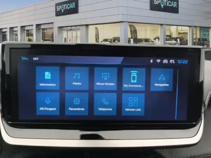 Photo 21 Peugeot 2008  PureTech 130 S&S EAT8 GT