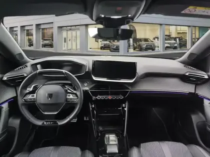 Photo 9 Peugeot 2008  PureTech 130 S&S EAT8 GT