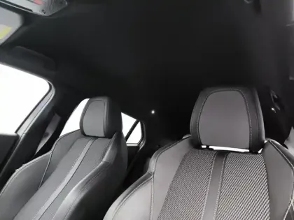 Photo 24 Peugeot 2008  PureTech 130 S&S EAT8 GT