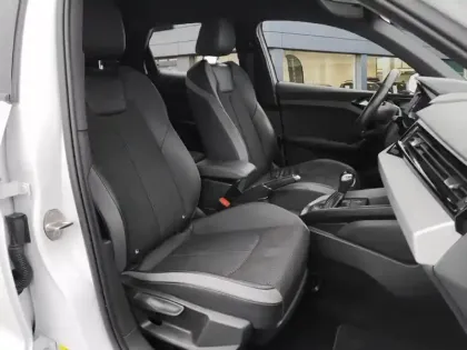 Photo 8 Audi A1  Sportback 35 TFSI 150 ch S tronic 7 S Line