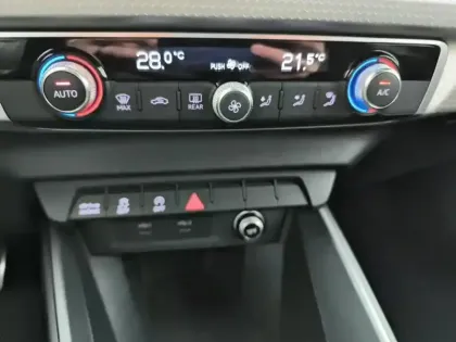 Photo 12 Audi A1  Sportback 35 TFSI 150 ch S tronic 7 S Line