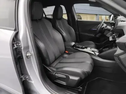 Photo 8 Peugeot 2008 Gén. II Ph2 GT 5