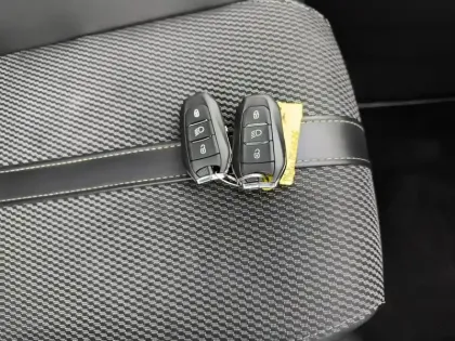 Photo 15 Peugeot 2008 Gén. II Ph2 GT 5