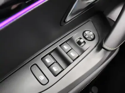 Photo 19 Peugeot 2008 Gén. II Ph2 GT 5