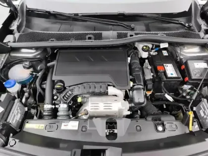 Photo 6 Peugeot 2008 Gén. II Ph2 GT 5