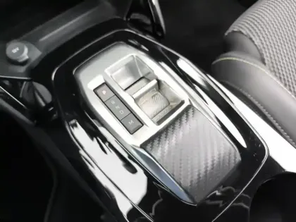 Photo 23 Peugeot 2008 Gén. II Ph2 GT 5