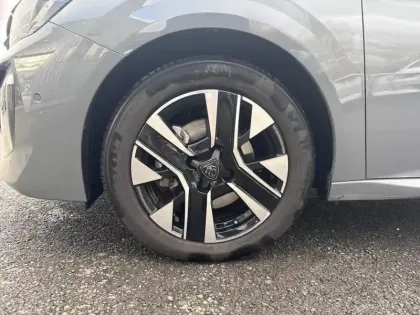 Photo 14 Peugeot 208  Hybrid 110 ch e-DCS6 Allure