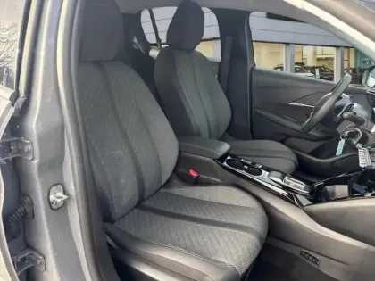 Photo 8 Peugeot 208  Hybrid 110 ch e-DCS6 Allure