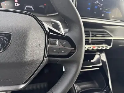 Photo 19 Peugeot 208  Hybrid 110 ch e-DCS6 Allure