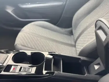 Photo 15 Peugeot 208  Hybrid 110 ch e-DCS6 Allure