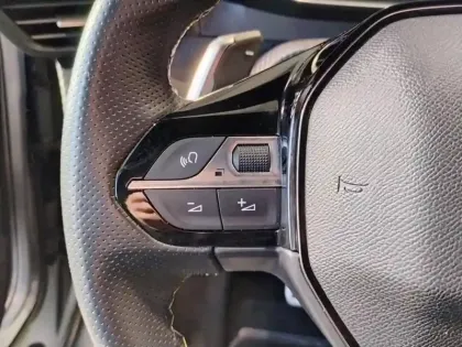 Photo 18 Peugeot 2008 Gén. II Ph2 GT 5