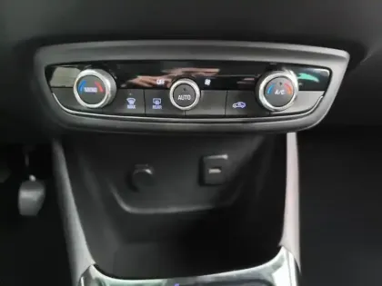 Photo 12 Opel Crossland  1.2 Turbo 110 ch BVM6 Elegance