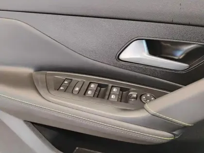 Photo 19 Peugeot 408 Gén. I Ph1 GT 5