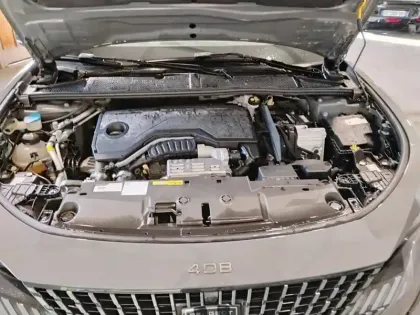 Photo 6 Peugeot 408 Gén. I Ph1 GT 5