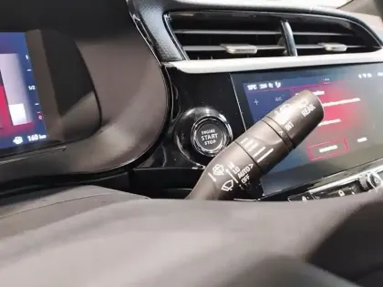 Photo 17 Opel Corsa  1.2 Turbo 100 ch BVM6 GS