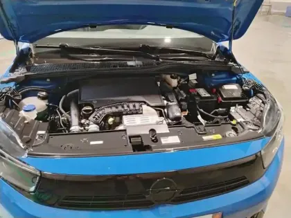 Photo 6 Opel Corsa  1.2 Turbo 100 ch BVM6 GS