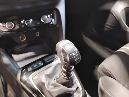 Photo 23 Opel Corsa  1.2 Turbo 100 ch BVM6 GS