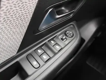 Photo 19 Citroën C4 Gén. III Ph1 Shine 5