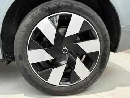 Photo 25 Volvo Xc60 Gén. II Ph2 NG Ultimate Style Dark 5