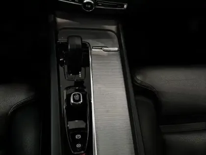 Photo 21 Volvo Xc60 Gén. II Ph2 NG Ultimate Style Dark 5