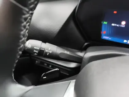 Photo 16 Citroën C5  X Hybride 145 e-DCS6 Plus