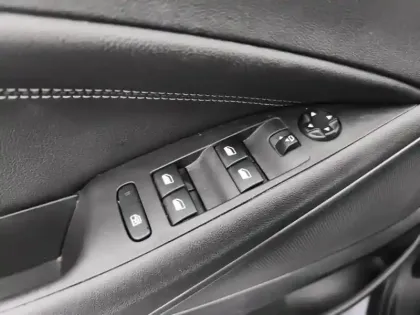 Photo 19 Opel Crossland Gén. I Ph1 Elegance Business 5